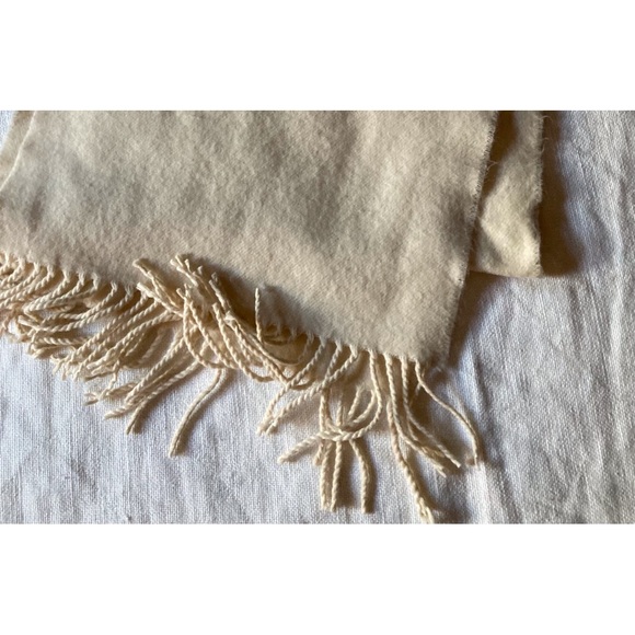 Luxurious soft scarf for warmth around your neck. Creamy ivory with self fringe - Picture 4 of 7